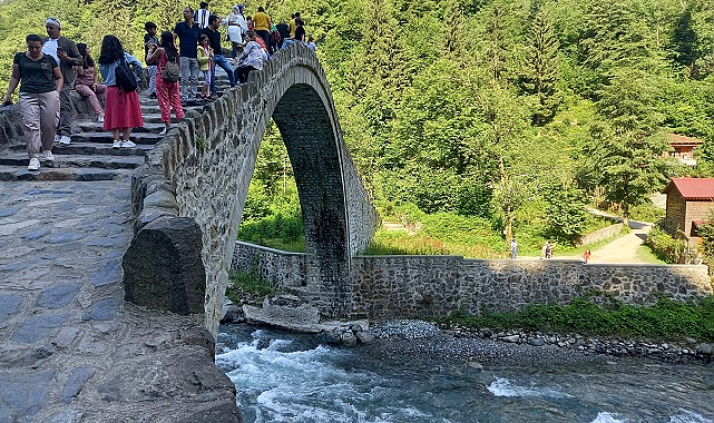 Çöl sıcaklarından kaçan Aydınlılar Karadeniz’e akın ediyor