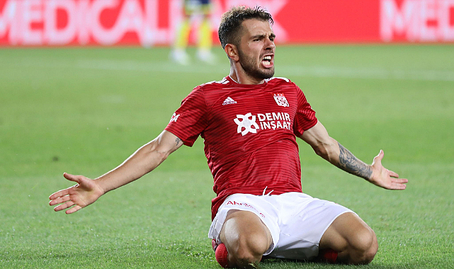 Emre Kılınç'ta sona gelindi! Kiralık değil bonservisi ile geliyor