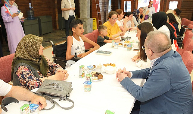 Engelli vatandaşlarla bir araya geldiler