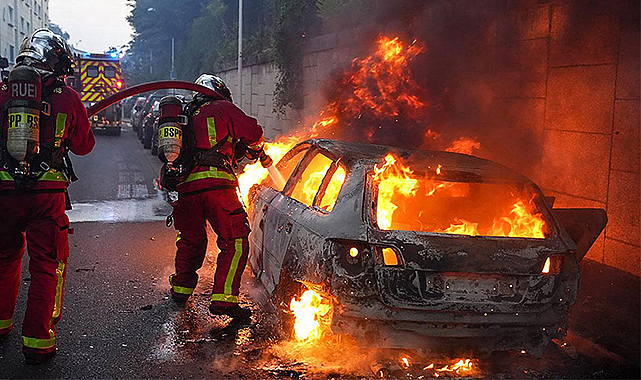 Fransa'daki olaylarda 1000 kişi gözaltına alındı