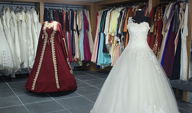 Gelinlik ve damatlıklar Hayır Çarşısı’ndan