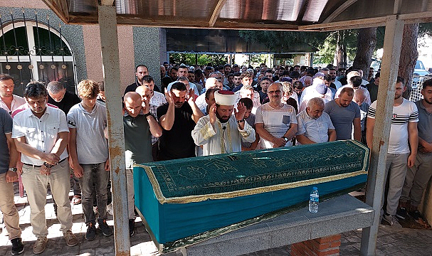 İkizi Karadeniz'de kaybolan kız çocuğuna son görev!