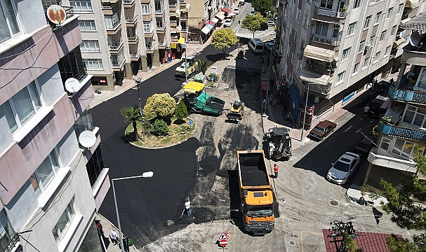 İlkadım’da yoğun asfalt mesaisi sürüyor
