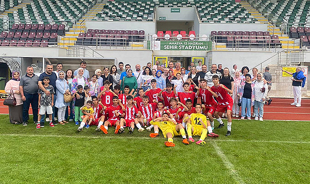 Kadıköyspor kupasına kavuştu