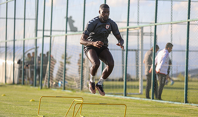 Laura Erzurum kampında güç depoluyor