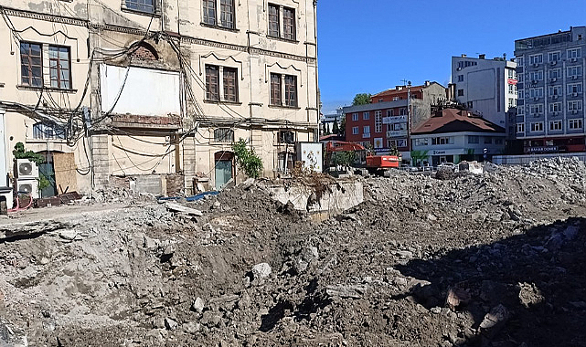 Samsun Büyükşehir Belediyesi hizmet binasının yıkımı tamamlandı