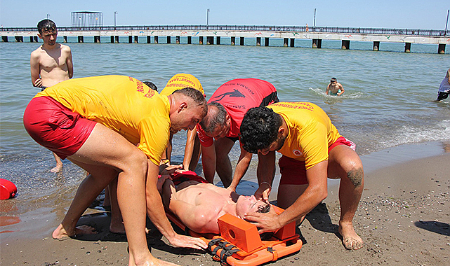 Samsun'da cankurtaranlardan tatbikat! Gerçeğini aratmadı