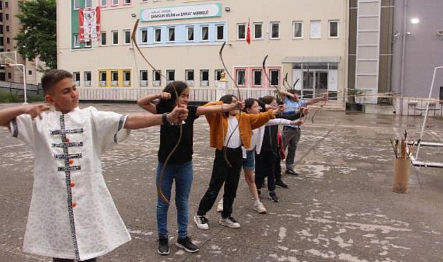 Samsun'da çocuklara Geleneksel Türk Okçuluğu öğretiliyor