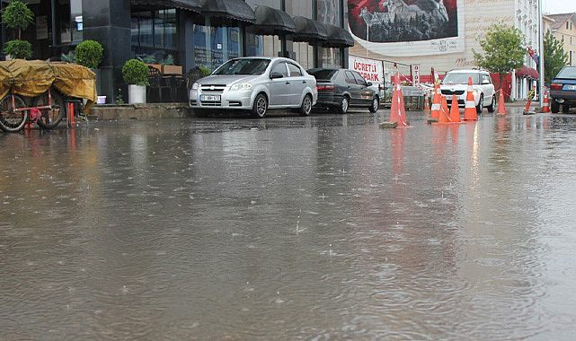 Samsun güne sağanak yağmur ile başladı!