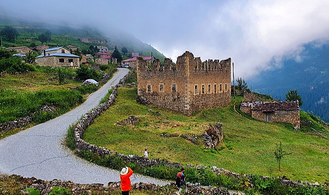 Santa Harabeleri göz kamaştırıyor