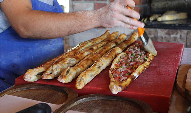 Çarşamba pidesi damak çatlatıyor! - Gazete Gerçek