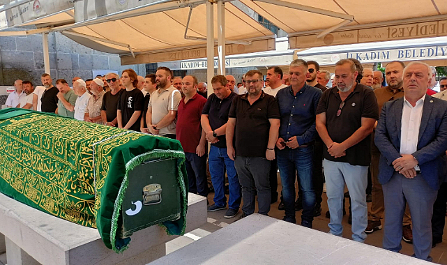 Suat Çakır'ın acı günü! Annesini toprağa verdi