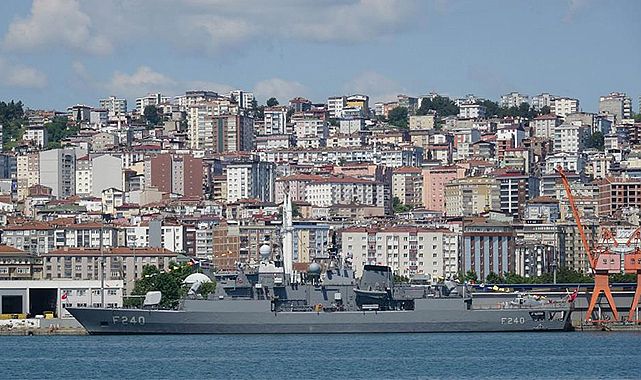 TCG YAVUZ Askeri Gemisi Samsun’da ziyaretçilerini ağırlıyor