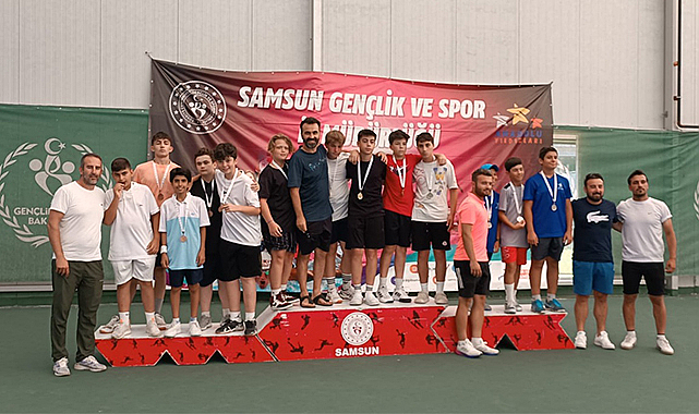 Tenisçiler grubu başarıyla geçti