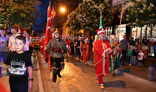 Termeliler meydanlara akın etti