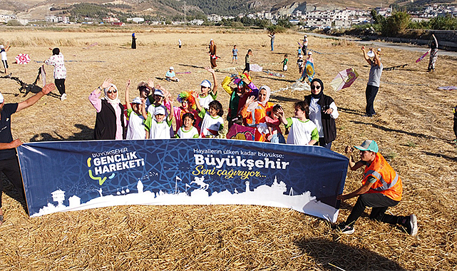 Uçurtma şenliğinde gönüllerince eğlendiler