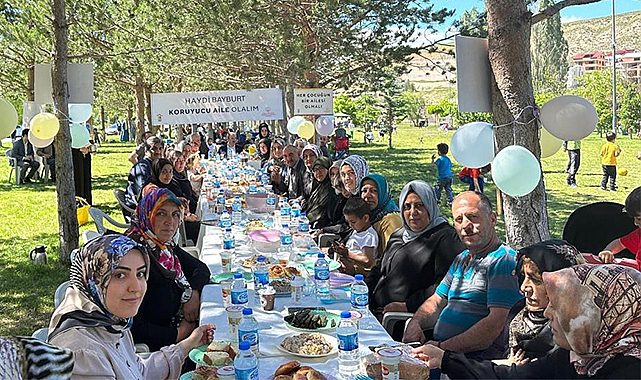 Vali Epcim koruyucu ailelerle bir araya geldi