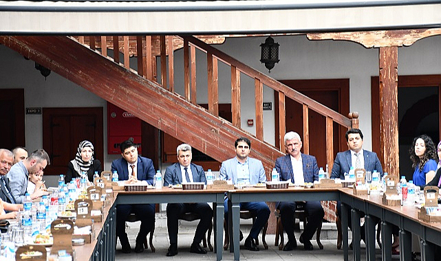 Vezirköprü Adliyesi’nde veda yemeği