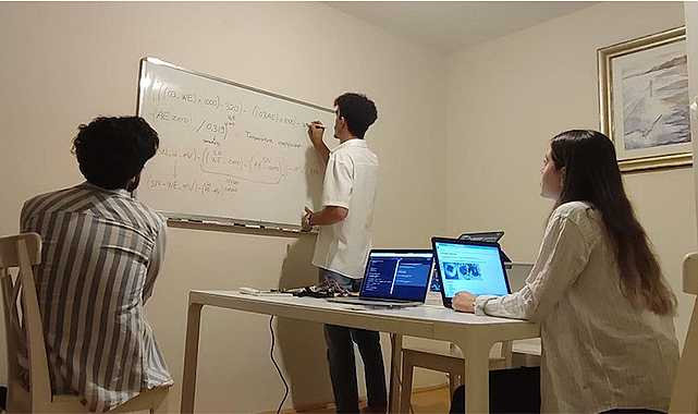 Bu gençler bir dahi! Aferin size