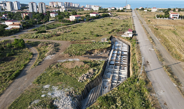 Samsun Büyükşehir' Büyükoyumcu ve Kurupelit'e futbol sahası yapıyor