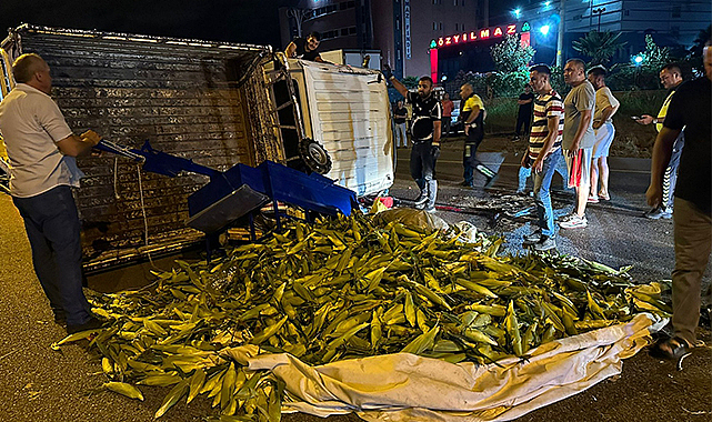 Çarşamba’da devrilen kamyonetteki 4 kişi yaralandı
