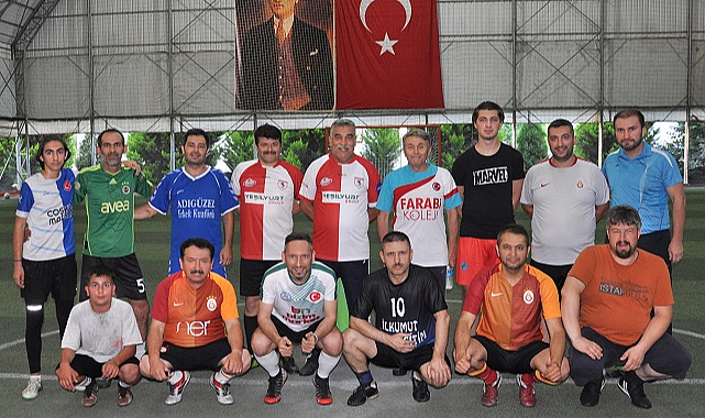 Çarşamba'da öğretmenler yeşil sahadan çıkmıyor