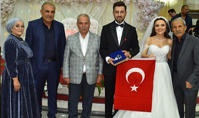 Demirbaş ve Topcu ailelerinin mutlu günü