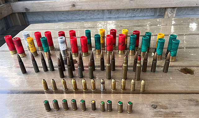 Dur ihtarına uymayan araçtan çok sayıda mermi çıktı