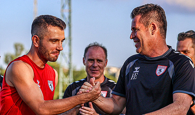 Emre Kılınç’a sürpriz doğum günü