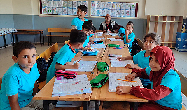 Samsun’da mevsimlik işçilerin çocuklarına eğitim imkanı! Fındığa değil okula!