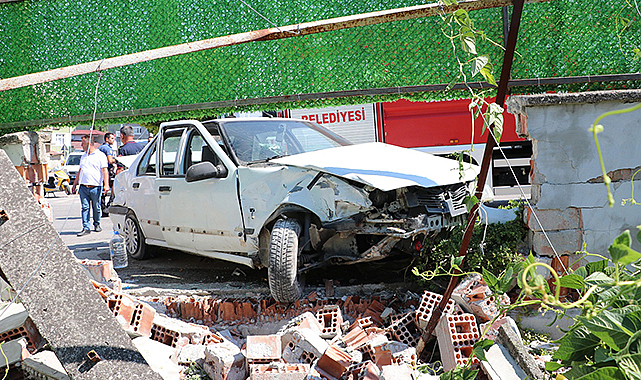 Havza’da feci kaza: 1’i bebek 3 yaralı