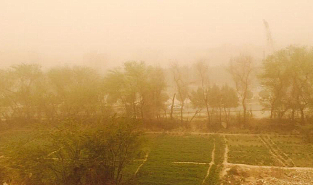 İran'da kum fırtınası nedeniyle 700'den fazla kişi hastanelik oldu