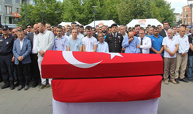 Kazada ölen uzman çavuş askeri törenle son yolculuğuna uğurlandı