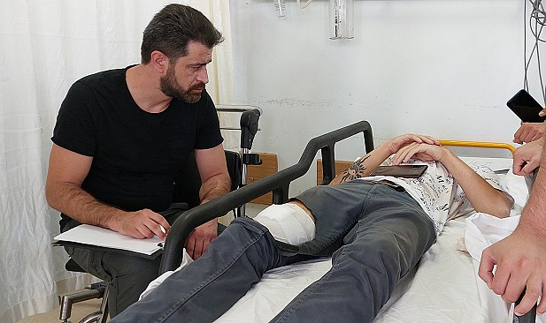 Kız arkadaşı ayrılınca kendisini bıçakladı