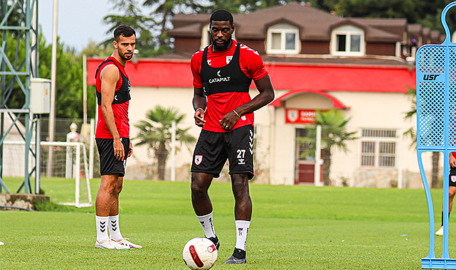 Laura sürprizi! Fenerbahçe maçında ilk 11 mi çıkıyor?