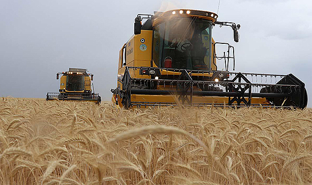 Malatya'da depremzede çiftçilere arpa ve saman desteği