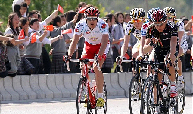 Pedallar milli mücadele ruhu için dönüyor