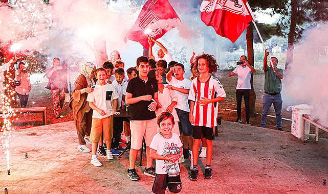 Şampiyona coşkulu kutlama