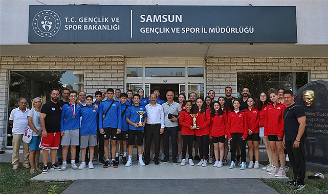 Şampiyonlardan Dereci'ye ziyaret