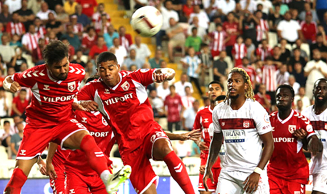 Samsunspor Süper Lig'de ilk sınavını Sivasspor deplasmanında verdi! Maç 1-1 bitti