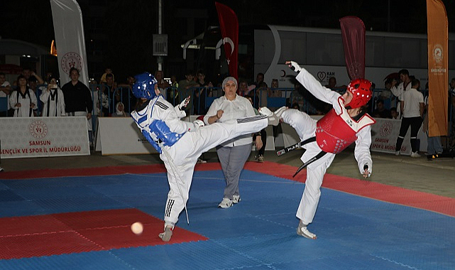 Tekmeler madalyaya atıldı