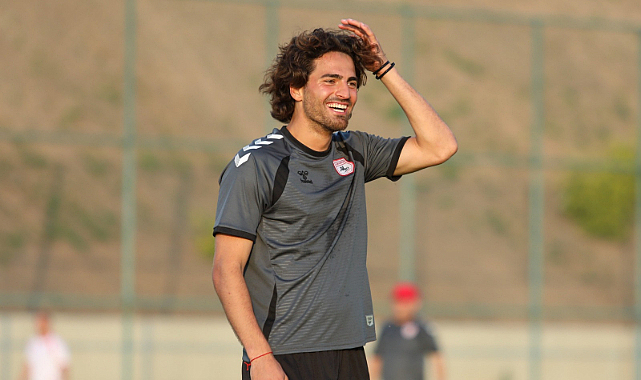 Ahmet Sagat'tan mesaj var:  'Görüşmek üzere'