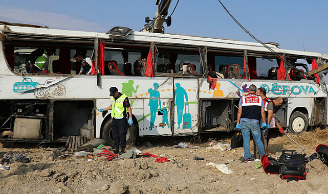 Amasya'da yolcu otobüsü devrildi: 6 ölü 35 yaralı