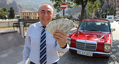 Arabasını satıp üstüne para verecek