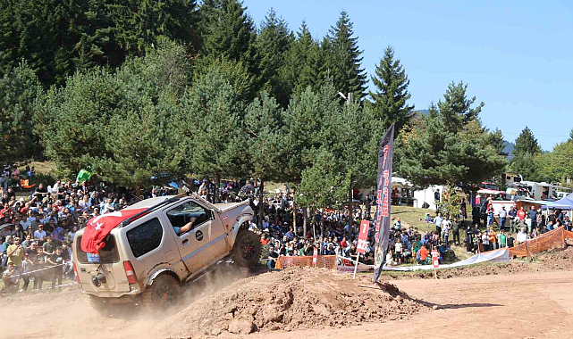 Artvin'de Kafkasör Yaylası'nda off-road heyecanı