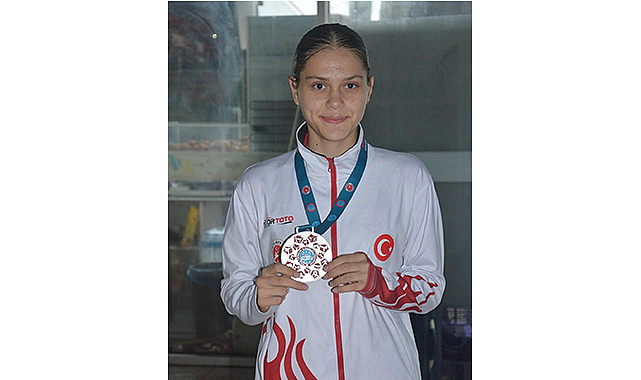 Atakum Belediyesporlu Azra Avrupa ikincisi