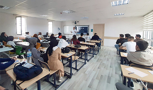 Atakum'da 67 öğrencinin üniversite hayalini gerçekleştirdiler