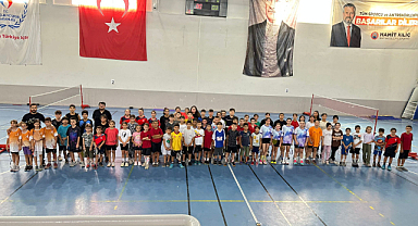 Bafra'da Zafer Bayramı anısına badminton turnuvası!