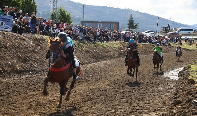 Canik atları dörtnala koştu