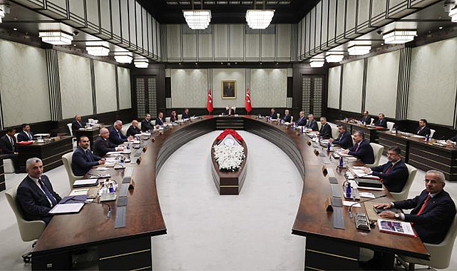 Emekliler yarını bekleyecek! Kabinede maaşlara düzenleme gündemde